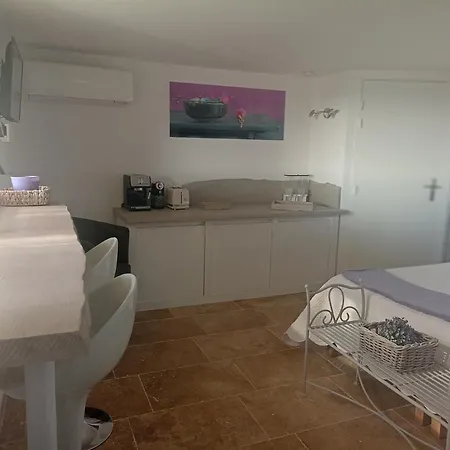 Le Des Lavandes Валансоль